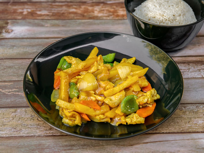 .Chicken w Curry Sauce