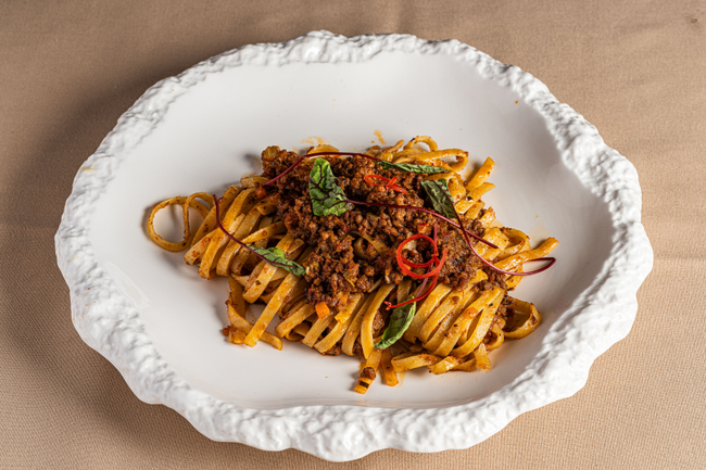 FETTUCCINE BOLOGNESE TO GO.