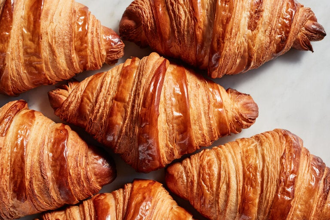 CLASSIC BUTTER CROISSANT