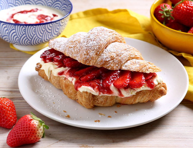 STRAWBERRIES N' CREAM CROISSANT