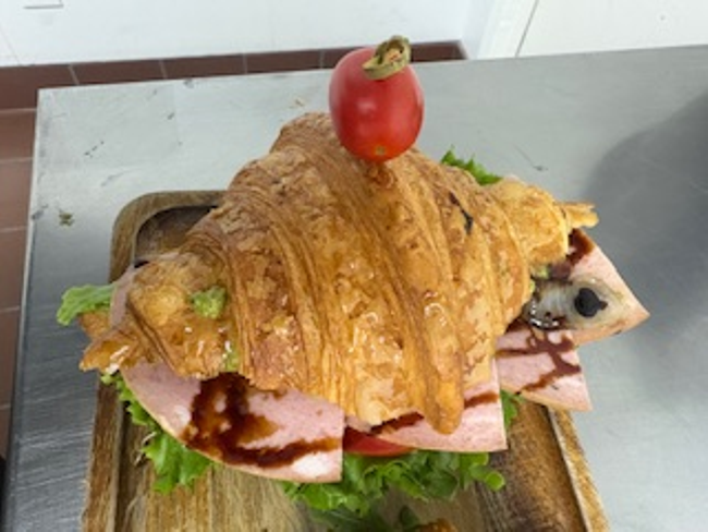 MORTADELLA SANDWICH