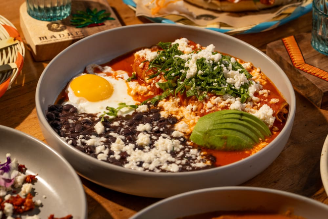 Enchiladas con Huevos