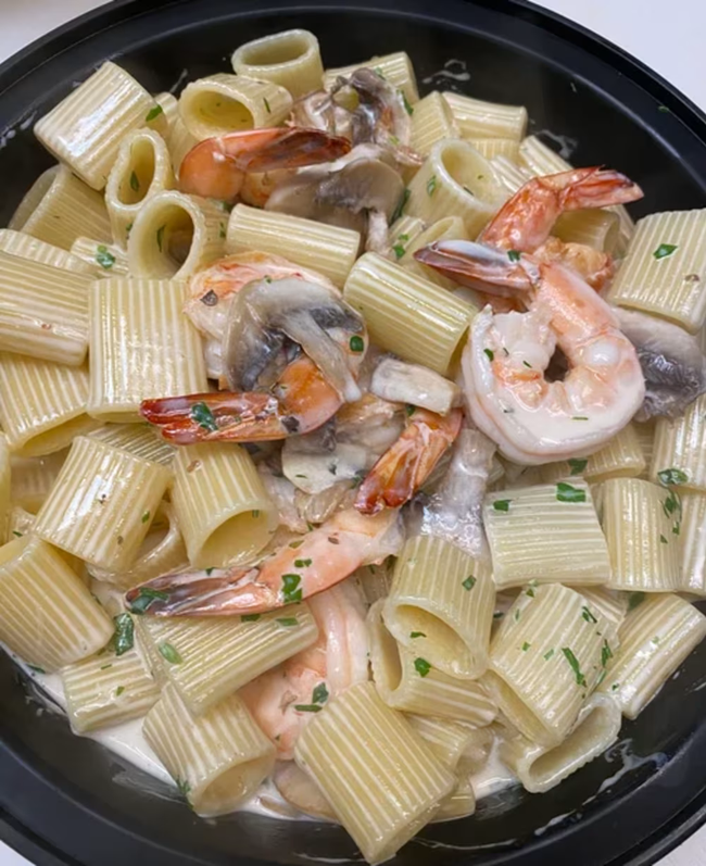Rigatoni, Shrimp, and Mushrooms