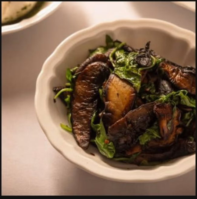 Funghi Saltati Con Spinaci