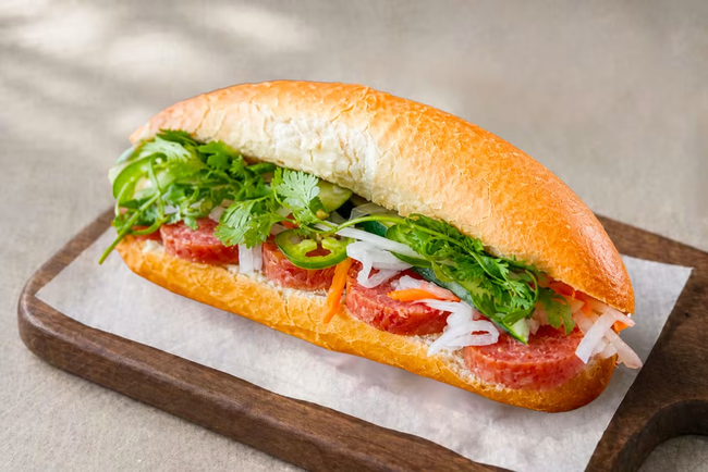 Banh Mi Nem Chua