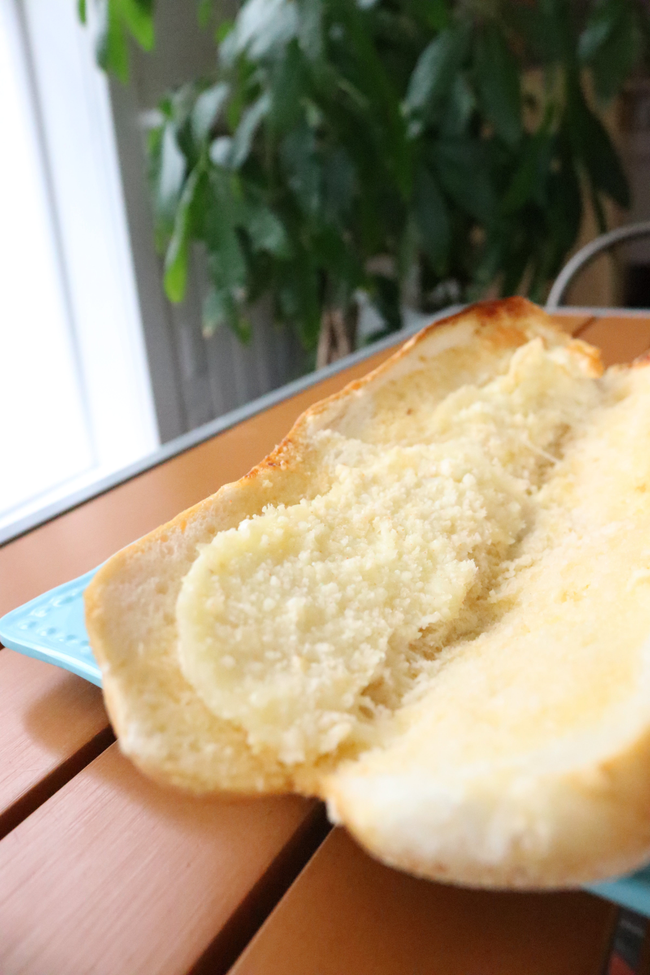 Cheesy Garlic Bread - Appetizers