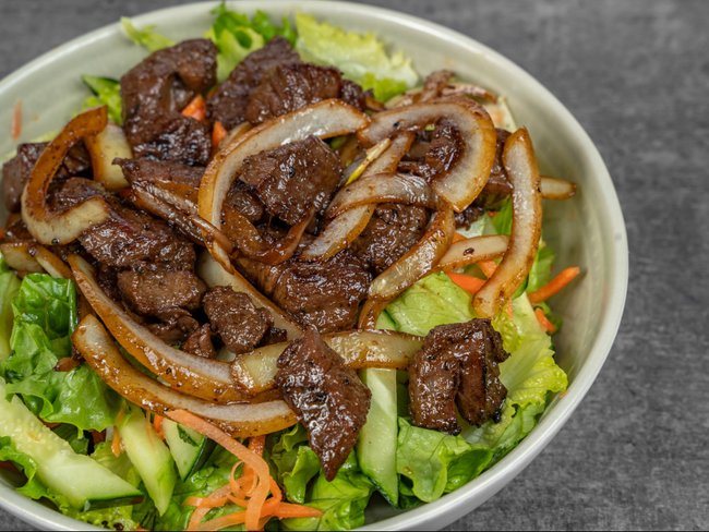*Shaken Beef Tenderloin Salad*