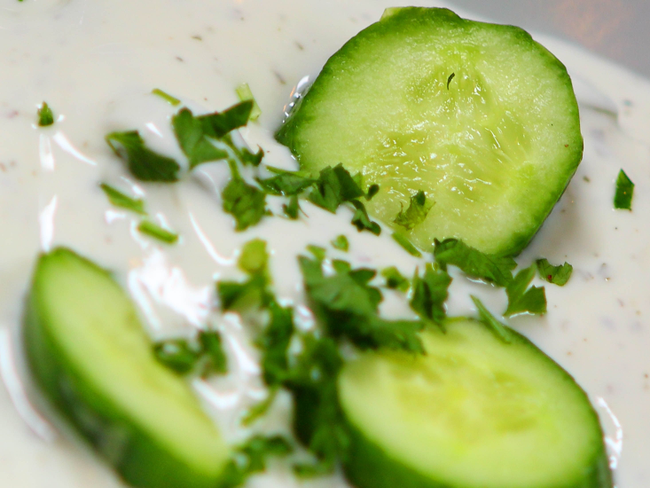 SPICY TZATZIKI (YOGURT)