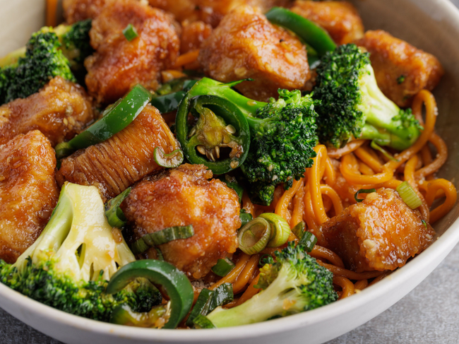 Spicy Garlic Chicken Noodles