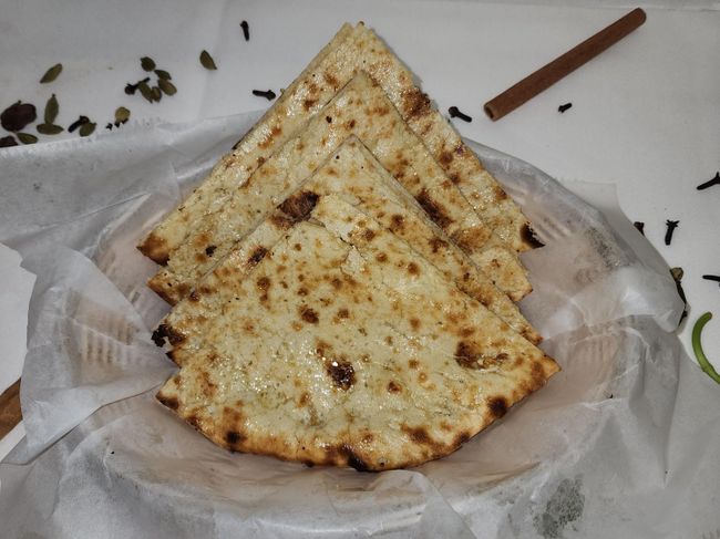 Peshawari Naan (N)