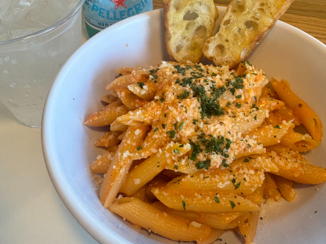 CHEF SPECIAL - Penne Rosa (PINK SAUCE)