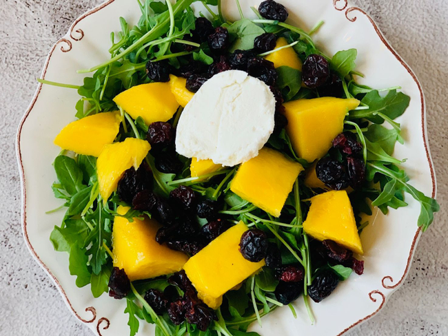 Mango Arugula Salad
