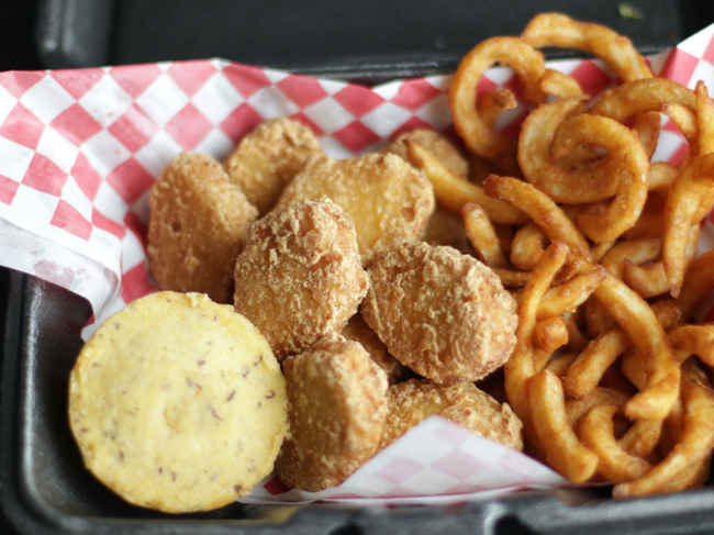 Tender "T" 10 Piece Nugget Meal