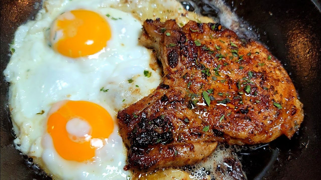 32. Pork Chop and Egg Rice Dish - Cơm sườn trứng