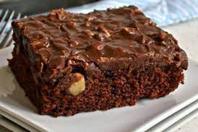 Chocolate Cake with Walnuts (Slice)