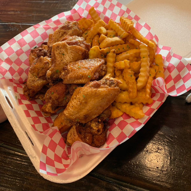 6 Piece Chicken Wings And Fries
