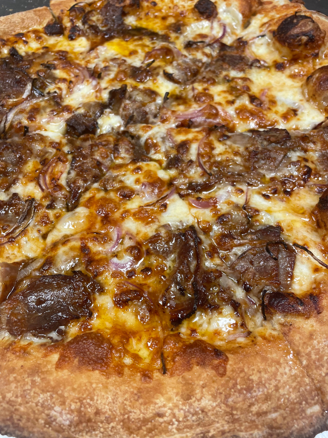 Beef brisket pizza