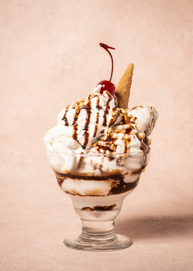 Midnight Ferry Classic Sundae