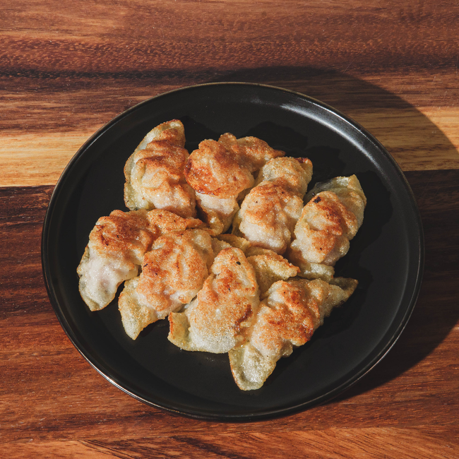 Pan Fried Dumplings / 煎饺