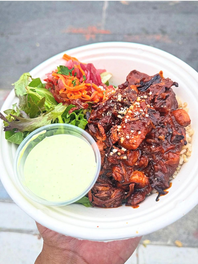 "Pulled Pork" Jackfruit BBQ Bowl