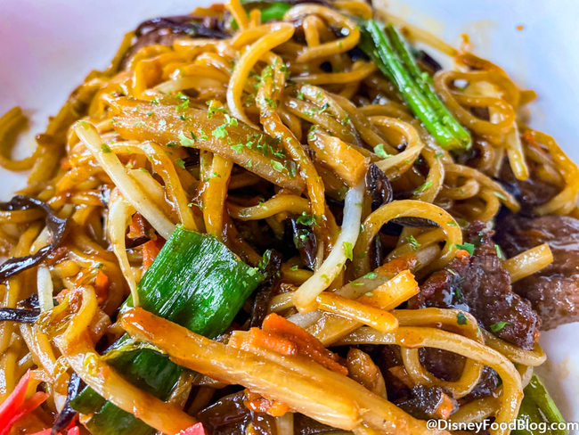 Beef Lo-Mein  牛肉撈麵