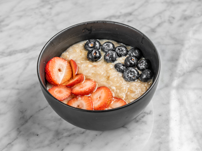 HOT OATMEAL & BERRY BOWL