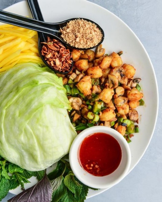 Lettuce Wraps with Shrimp