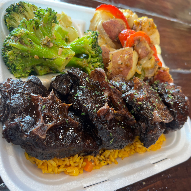 Oxtail Dinner, Yellow Rice, Garlic Potatoes & Broccoli