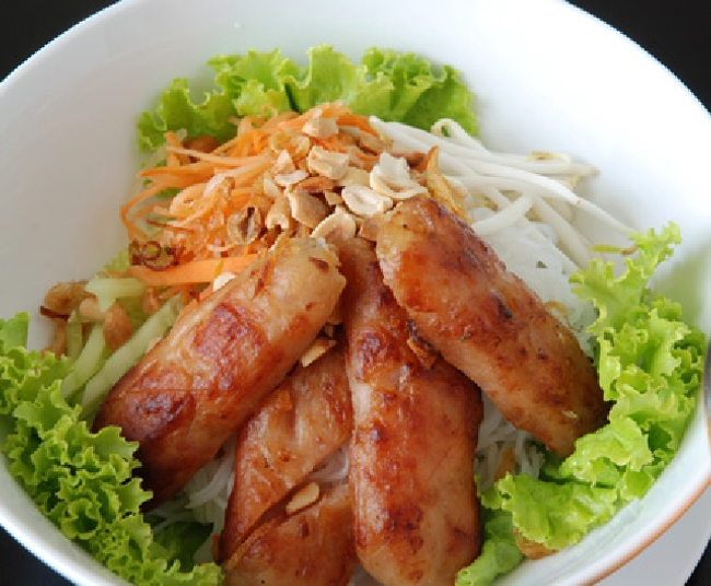 27. Vermicelli with Grilled Vietnamese Sausage - Bún Nem Nướng