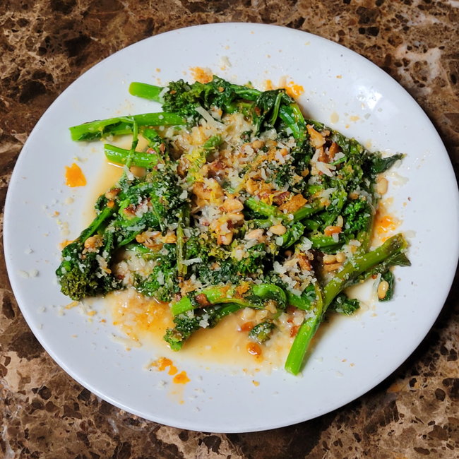 Broccoli Rabe w/pine nuts