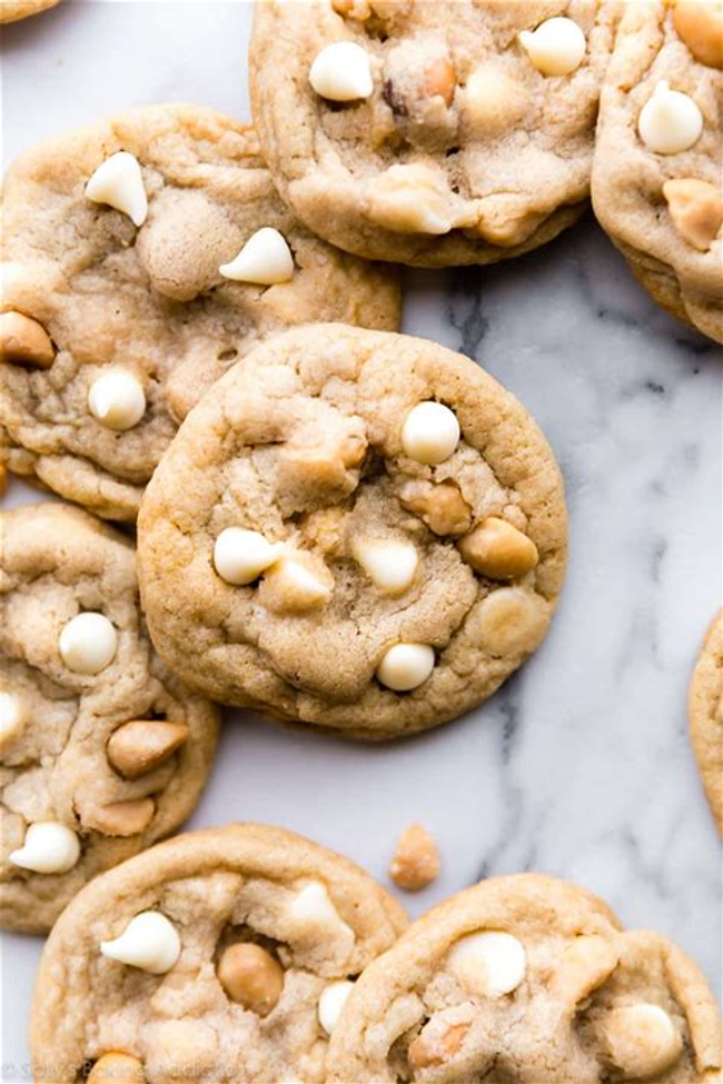 White Chocolate Macadamia Cookie