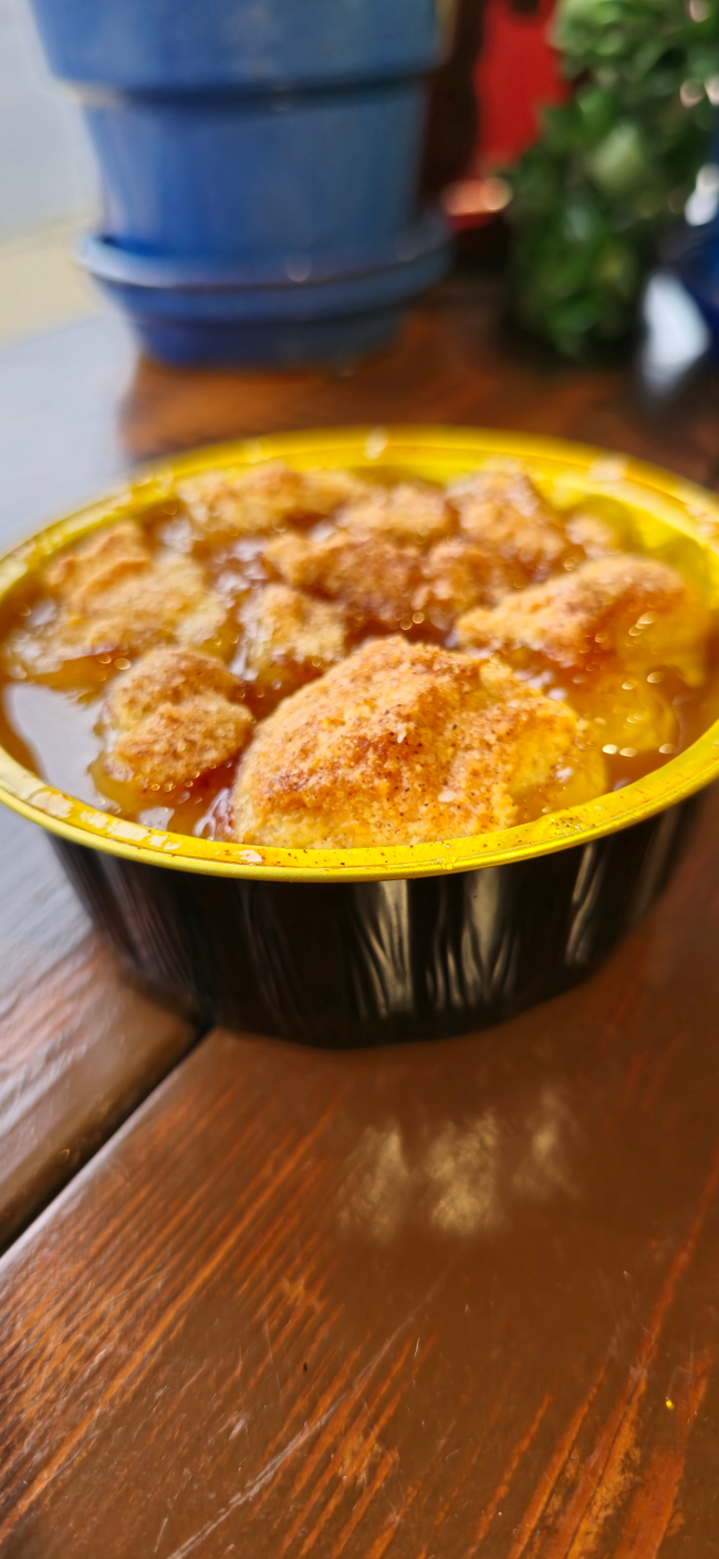 PEACH BISCUIT COBBLER