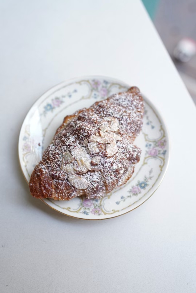 Almond Croissant (OL)