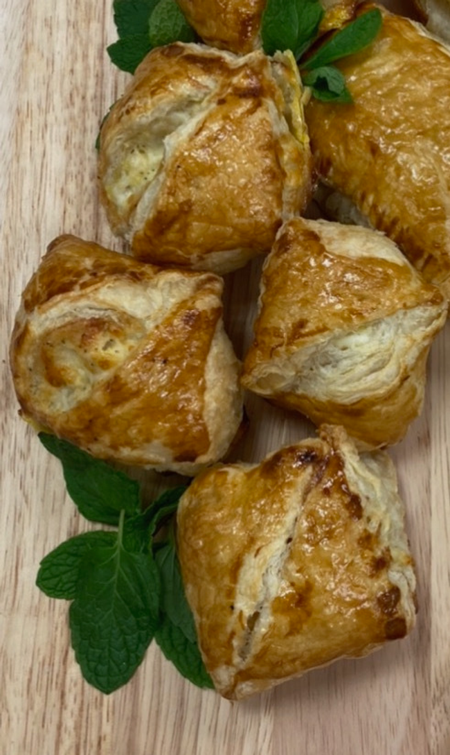 Small khachapuri