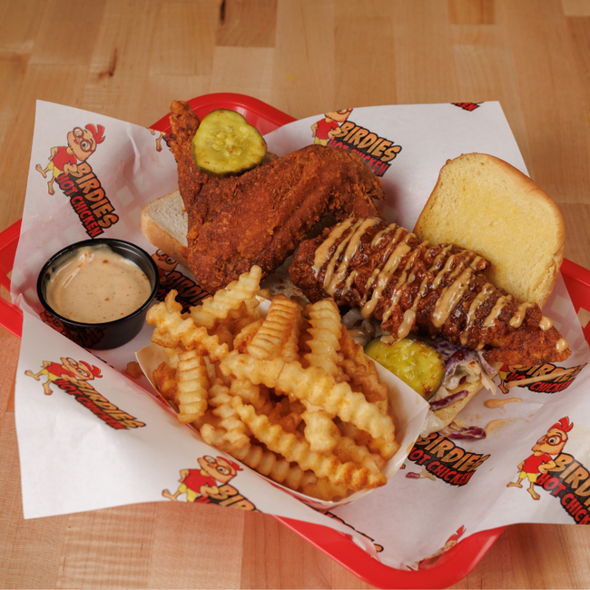 Combo #8 /1 Slider and 1 Wing with Fries (1+1W)