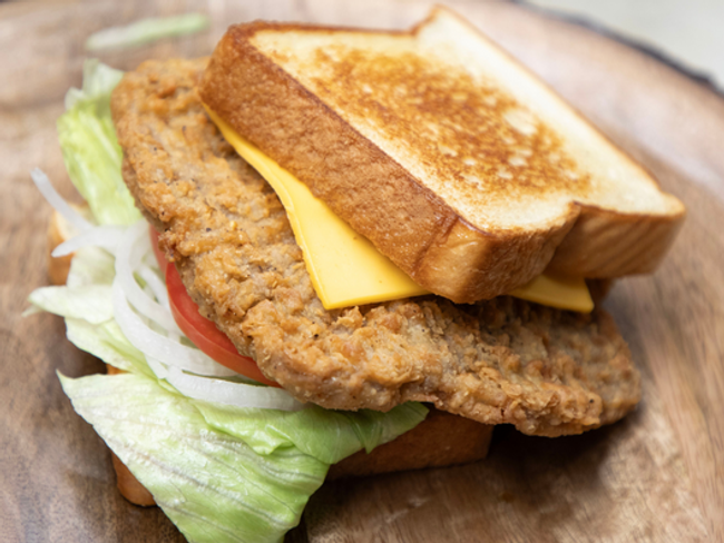 CHICKEN FRIED STEAK SANDWICH