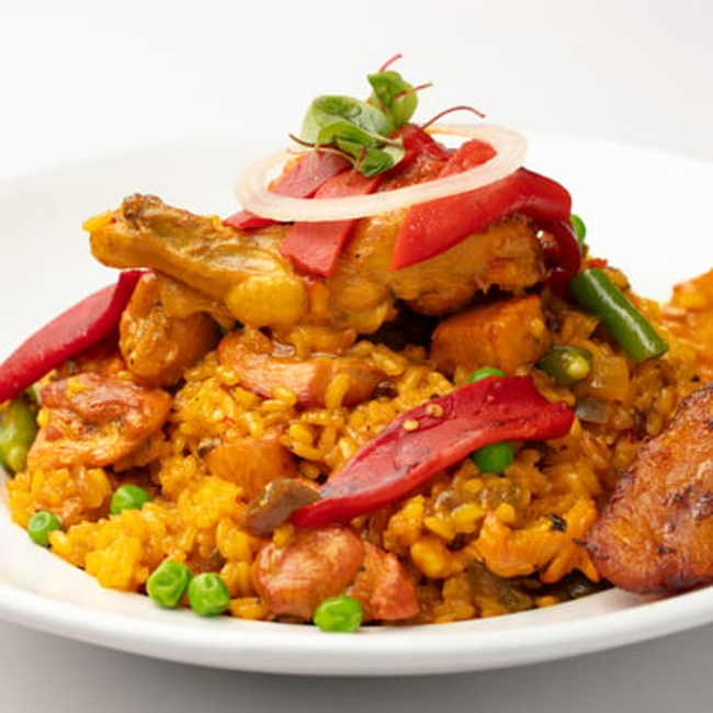 ARROZ CON POLLO CATERING STYLE (FEEDS 10)