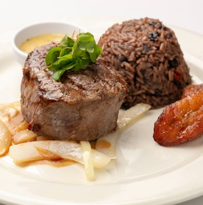 FILET MIGNON CATERING STYLE (FEEDS 10)