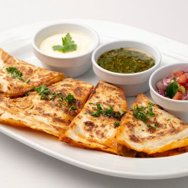 QUESADILLA LAN/CAMARON CATERING STYLE (FEEDS 10)