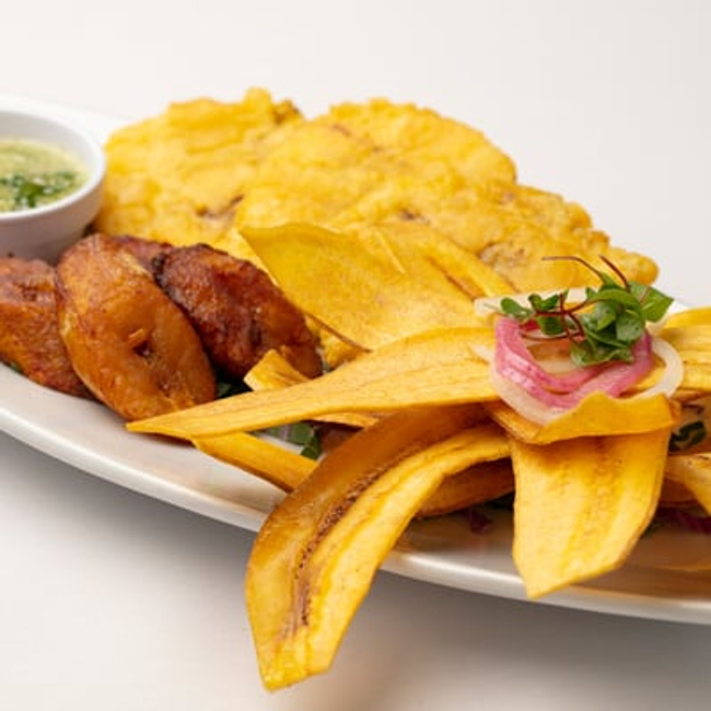 TRIO DE PLATANOS CATERING STYLE (FEEDS 10)