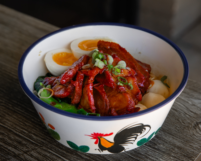 Bamee Moodaeng Hang