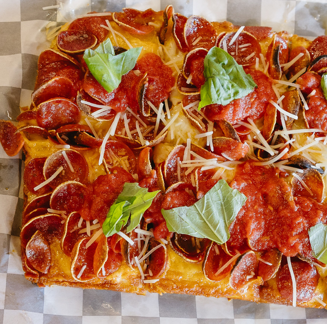 DETROIT PIZZA