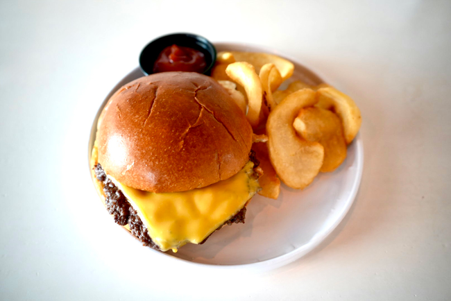 Kids Burger w/cheese