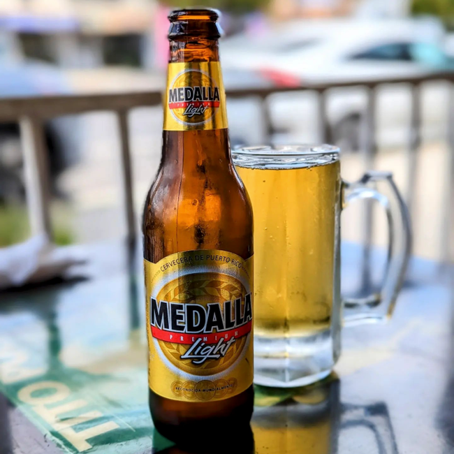 Medalla Light