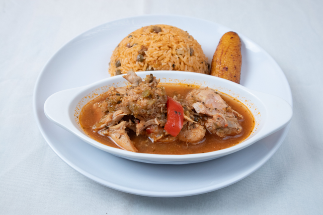 Pollo Guisado Lunch