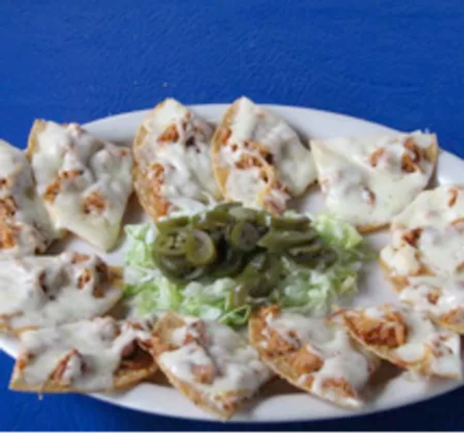 NACHOS HALF DOZEN