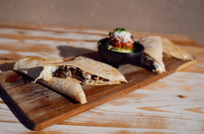 BOOMERS QUESADILLA
