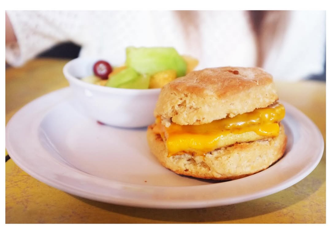 VEGAN BREAKFAST SANDWICH