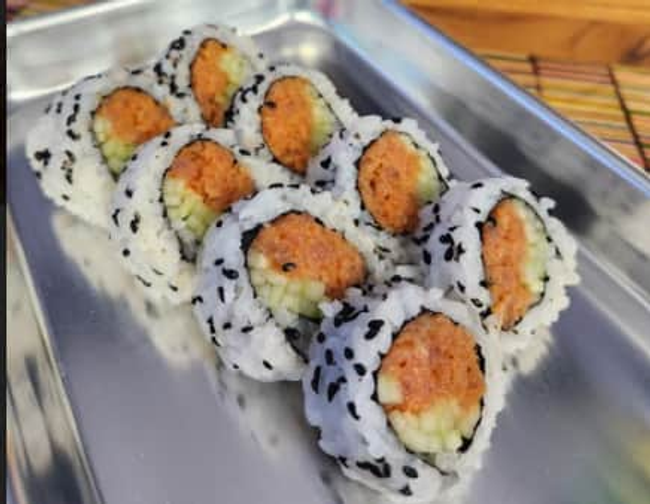 Spicy Tuna 8PC Rice Outside