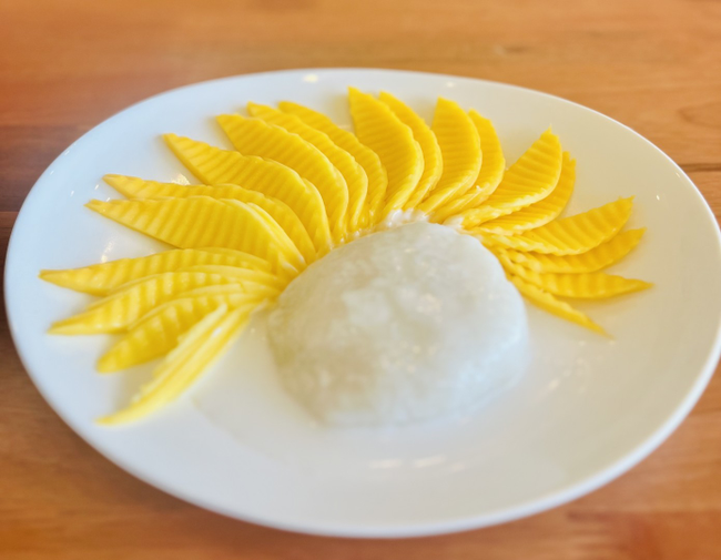 Sweet Sticky Rice with Mango